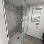 Maison 4 Personnes Avec Grande Piscine Et Jacuzzi * Castillon-la-Bataille