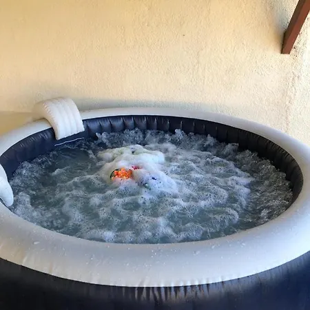 Maison 4 Personnes Avec Grande Piscine Et Jacuzzi
