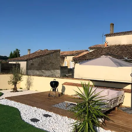 Maison 4 Personnes Avec Grande Piscine Et Jacuzzi Ferienhaus