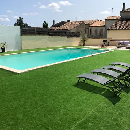 Maison 4 Personnes Avec Grande Piscine Et Jacuzzi