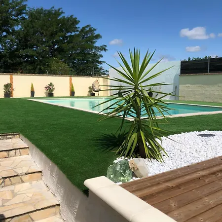 Ferienhaus Maison 4 Personnes Avec Grande Piscine Et Jacuzzi